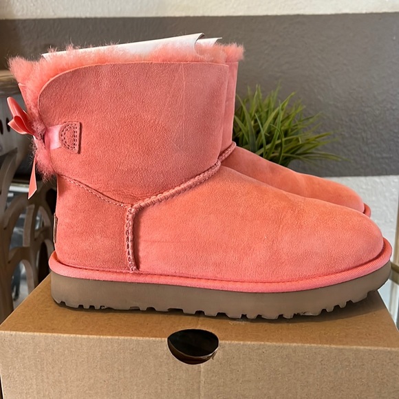 UGG Shoes - UGG Boots Women’s 5 Pink Mini Bailey Bow II, 1016501. UEC